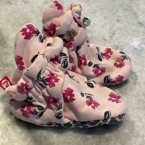 Zutano pink cotton tulip print booties size 18 months